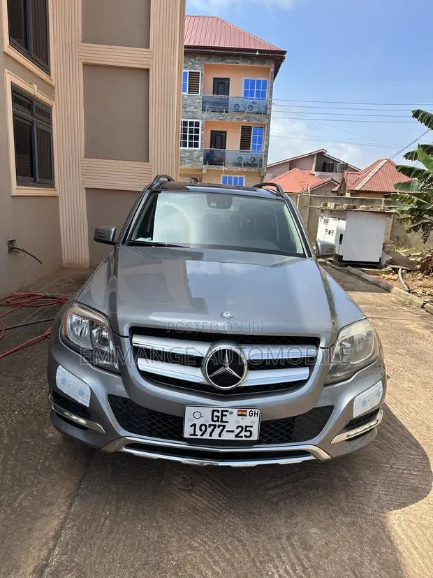 Mercedes-Benz GLK-Class Base GLK 350 4dr AWD 4MATIC (3.5L 6cyl 7A) 2015 Gray · Photo 1