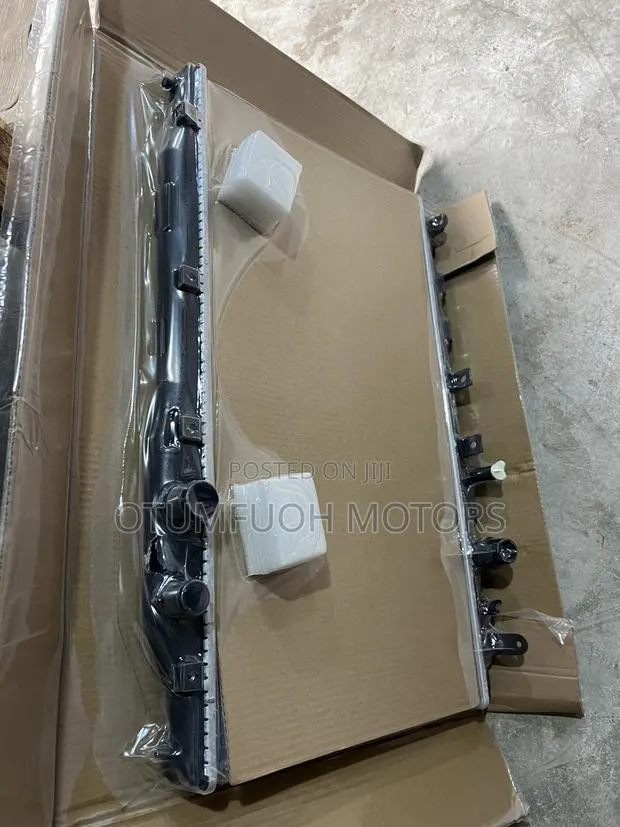 Honda Civic 2006 2007 2008 2009 2010 Radiator (Water Tank) · Photo 1