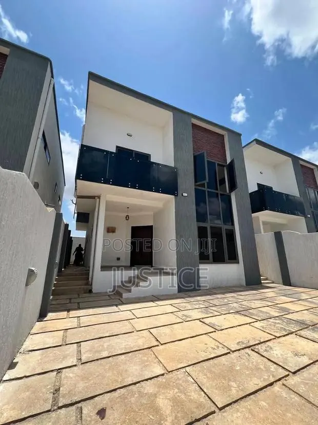 4bdrm House in East Airport for sale · Photo 1