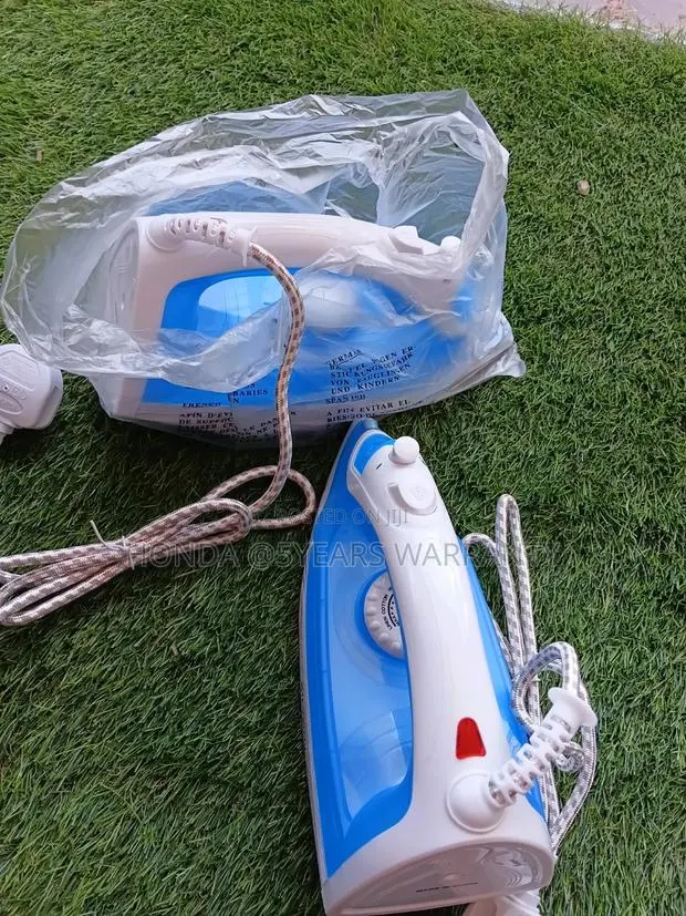 First Chioce Ailyons 1100-1300w Electric Iron · Photo 1