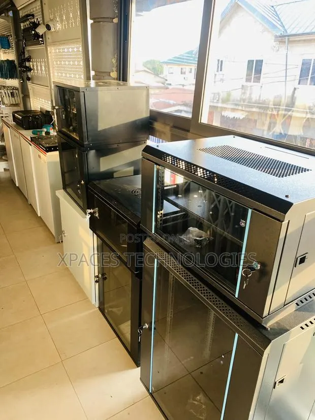 Network 4u Rack Cabinet Heavy Weight Mount With 1 Fan · Photo 2