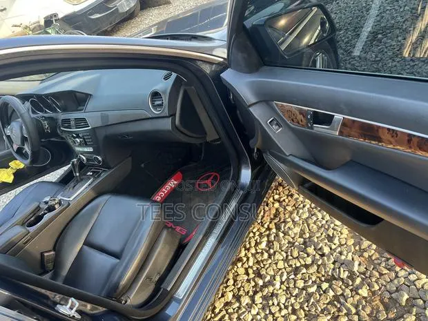 Mercedes-Benz C250 2013 Green · Photo 1