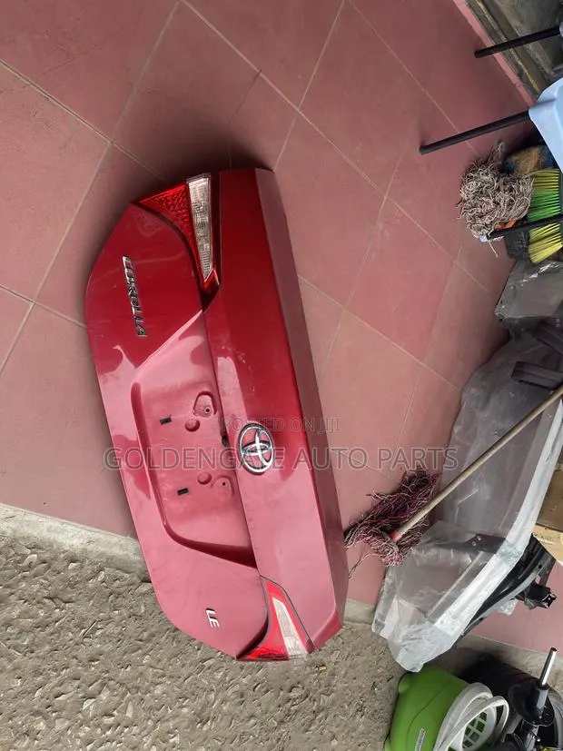 Toyota Corolla 2014 to 2018 Boot Complete · Photo 1