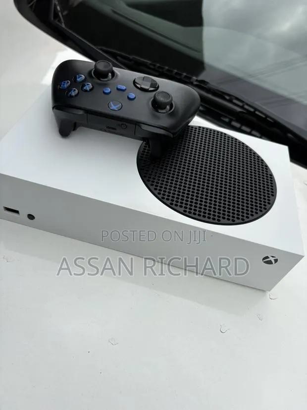 Xbox Series S Available on the Low Price With 5games Installed. · Photo 1