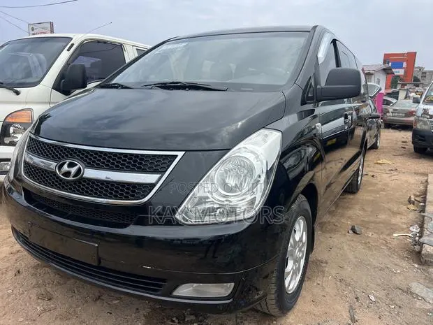 Hyundai Starex 2015 Black · Photo 1