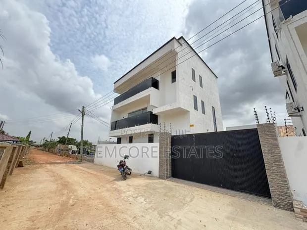 3bdrm House in Nanakrom Melcom, Adjiriganor for sale · Photo 1