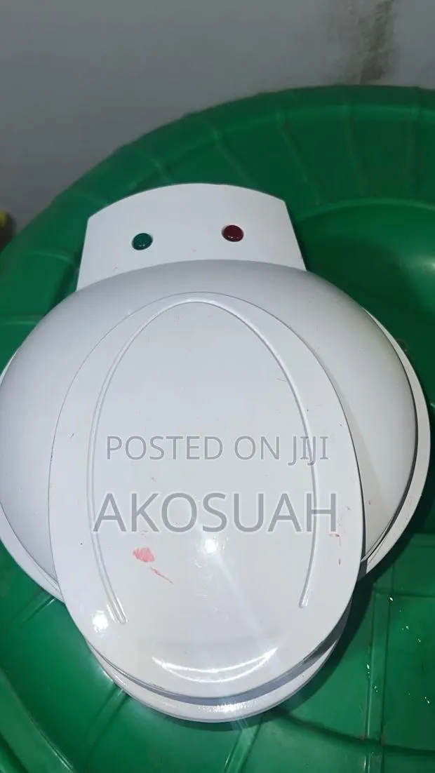 Electric Non-Stick Donut Maker · Photo 1