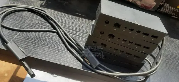 Microsoft Surface Dock · Photo 1