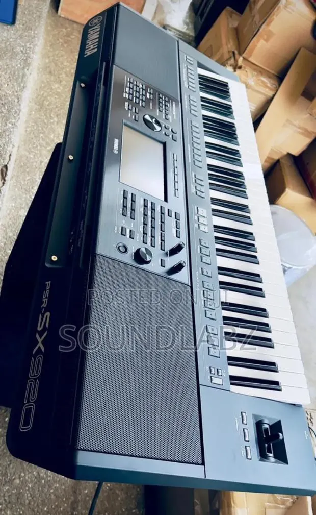 Yamaha PSR-Sx 920 Series Arranger Workstation Keyboard · Photo 1