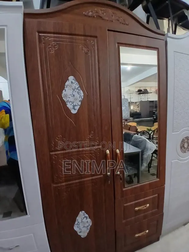 A Classic Single Door Wardrobe · Photo 1