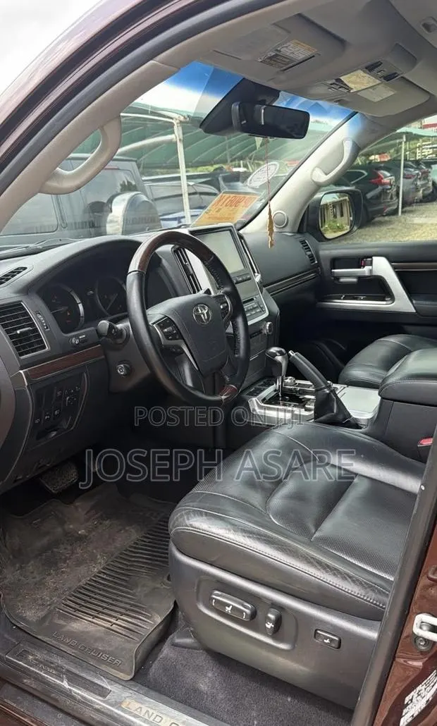 Toyota Land Cruiser 4.6 V8 GX 2016 · Photo 1