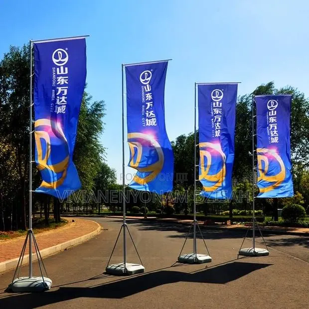 Teliscopic Stand With Branding · Photo 1