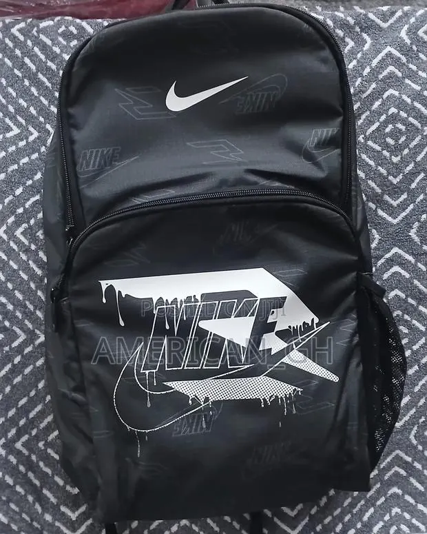 Nike 3 Bottle Pocket Backpack · Photo 1