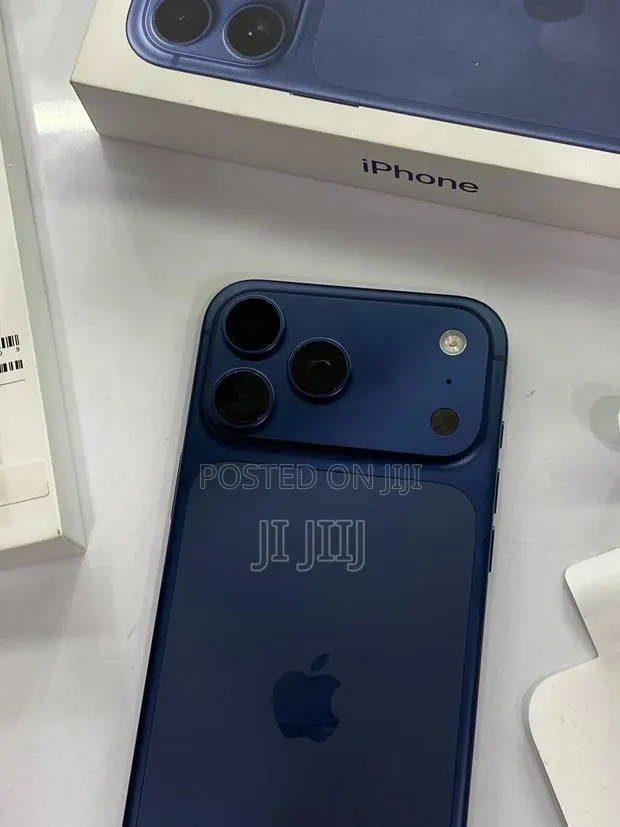 Apple iPhone 17 Pro Max 512 GB Blue · Photo 1