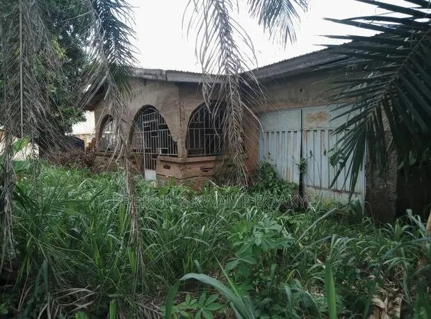 5bdrm House in Brother K Estate, Kumasi Metropolitan for sale · Photo 1