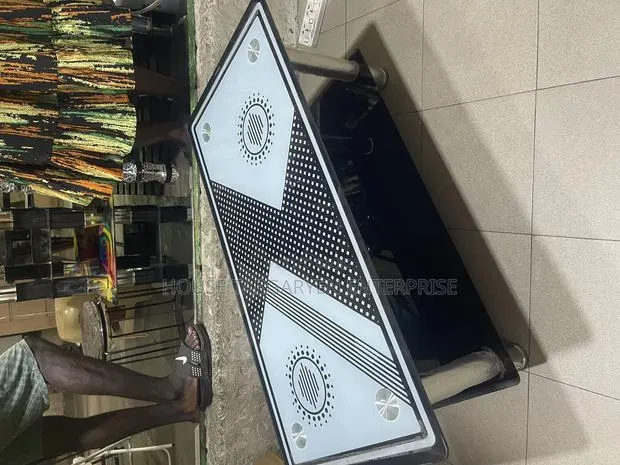 Modern Black White Geometric Tempered Glass Center Table · Photo 1