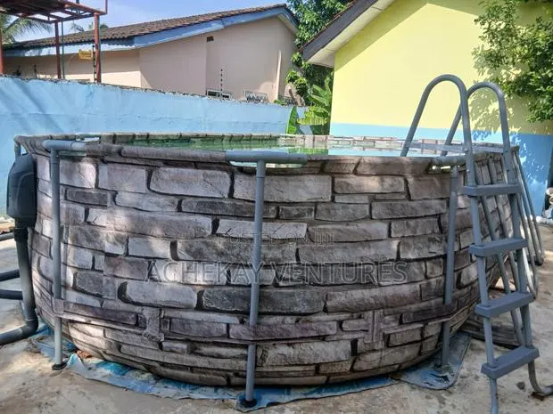 Swimming Pool · Photo 1