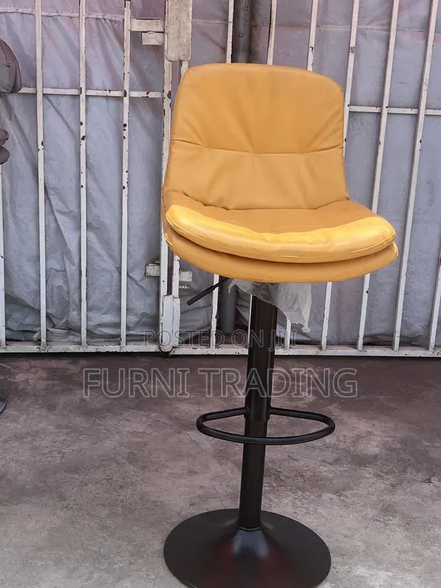 Bar Stool With Backrest · Photo 1