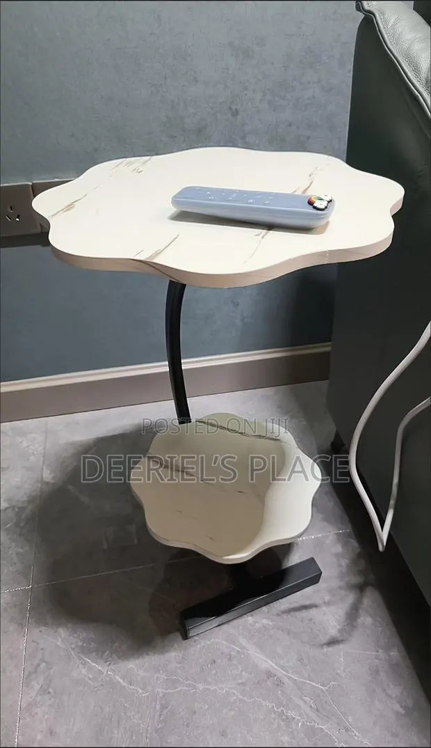 Coffee Table/Bedside Table · Photo 1