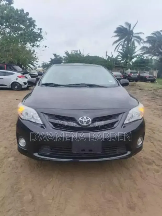 Toyota Corolla 2012 Black · Photo 1