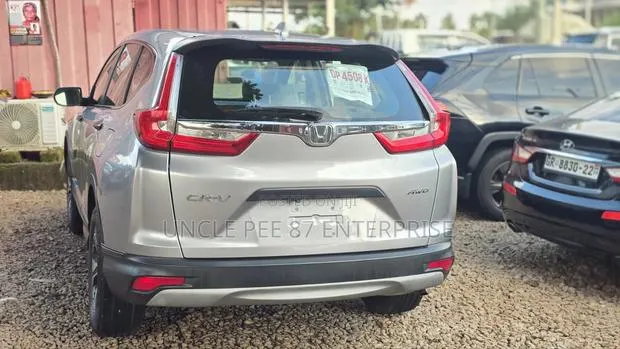 Honda CR-V EX FWD 2018 Silver · Photo 1