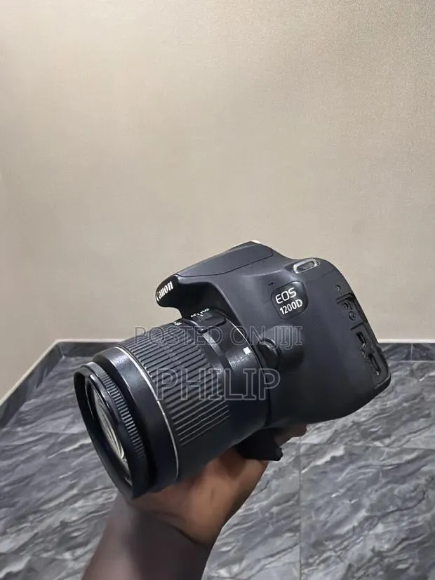 Canon EOS 1300 D · Photo 1