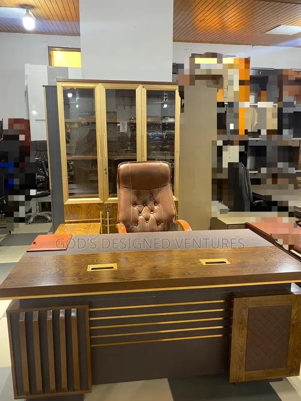 Well Grounded Executive Office Table · Photo 1