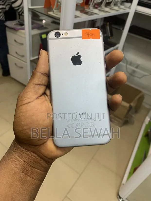 Apple iPhone 6 64 GB Silver · Photo 1