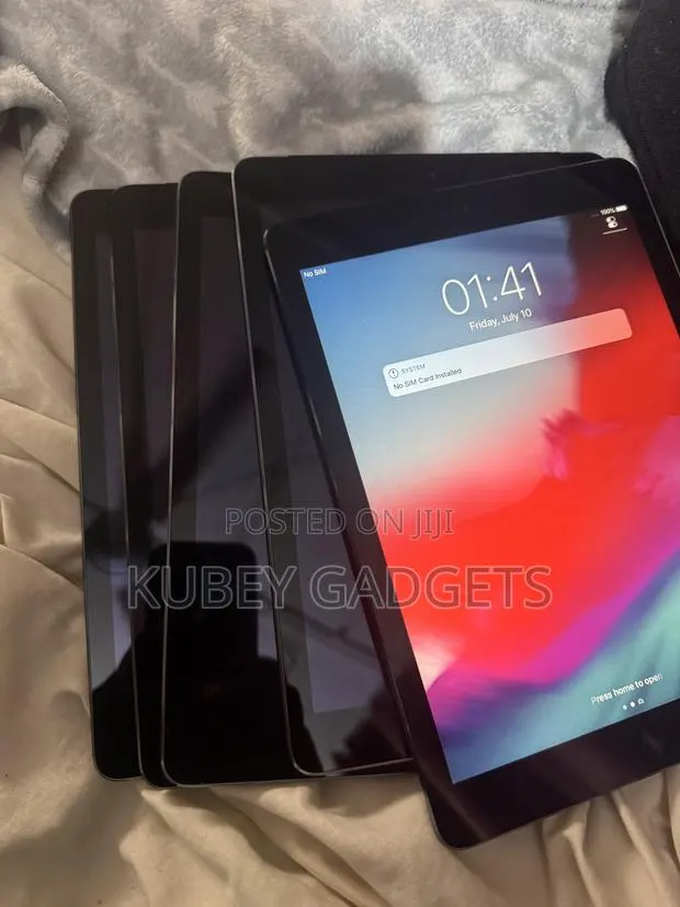 Apple iPad Air 64 GB Black