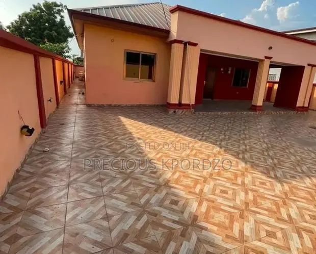 3bdrm House in Lakeside Estate for rent · Photo 1