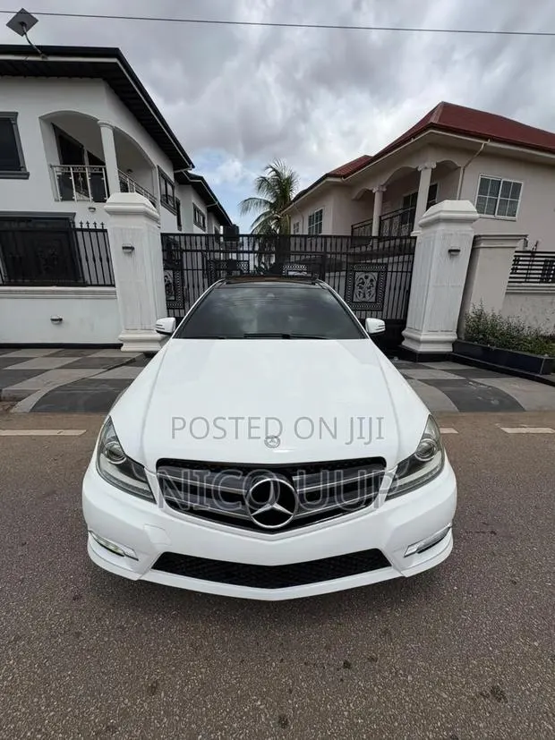 Mercedes-Benz C250 2014 White · Photo 1