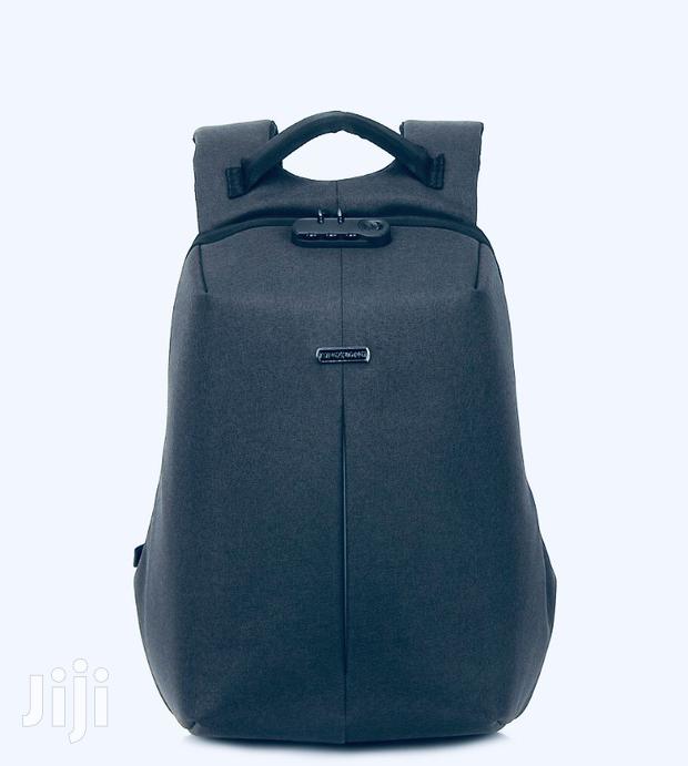 Promate Defender 16 Anti-Theft Backpack +USB Charging Port · Photo 1