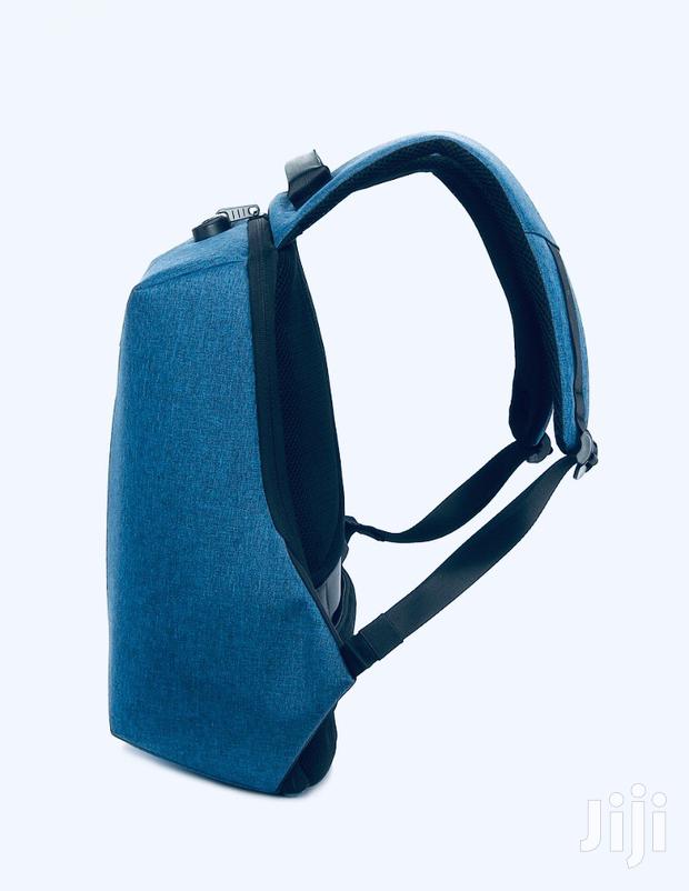 Promate Defender 16 Anti-Theft Backpack · Photo 2