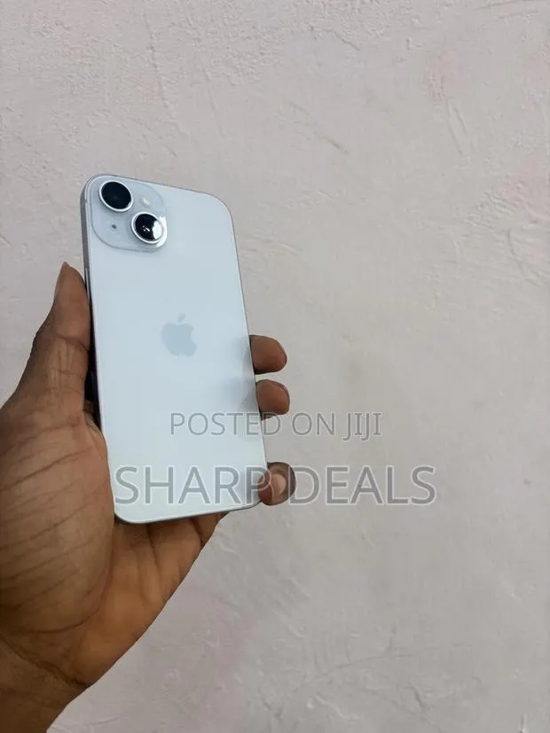 Apple iPhone 15 128 GB · Photo 1