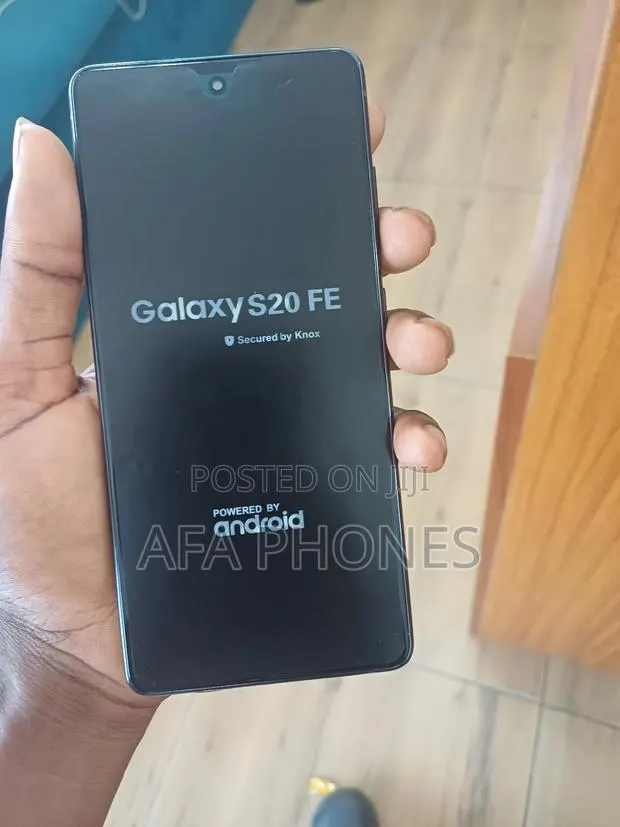 Samsung Galaxy S20 FE 128 GB Black · Photo 1