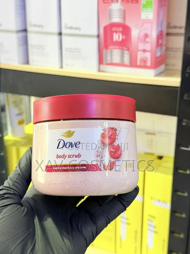 Dove Gommage Corps Crushed Cherries and Chia Milk Body Scrub · Photo 1