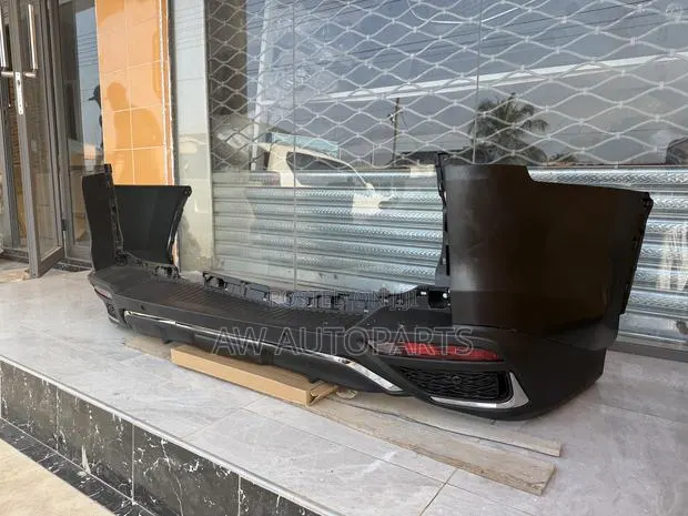 LX 700 2022-2026 Rear Bumper · Photo 1