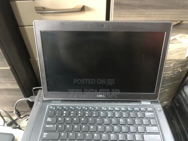 Laptop Dell Latitude 5290 8GB Intel Core i5 SSD 256GB · Photo 1