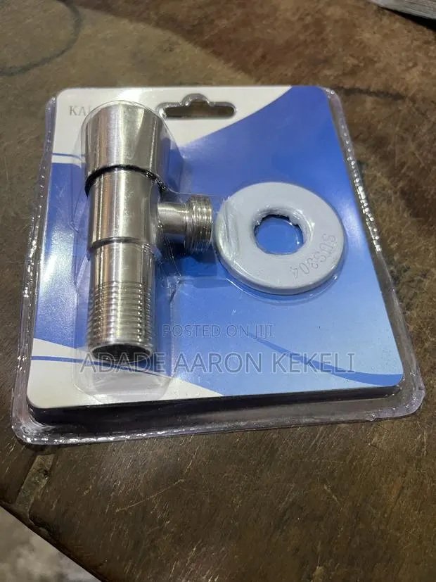 Stainless Steel Angle Stop Valve (Quarter-Turn Water Control Valve) · Photo 1