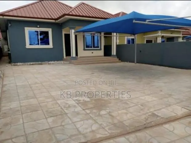 4bdrm House in Kb Properties, Baatsona Total for rent · Photo 1