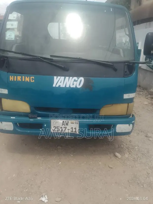 Mini Truck For Hiring · Photo 1