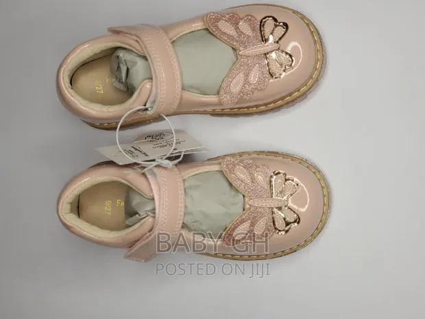 George Peach Butterfly Design Girls Shoe With Velcro · Photo 2