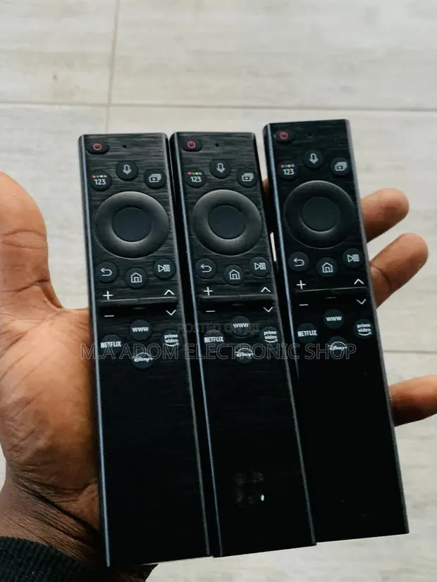 Samsung Sleek Smart Voice Control Remote · Photo 1