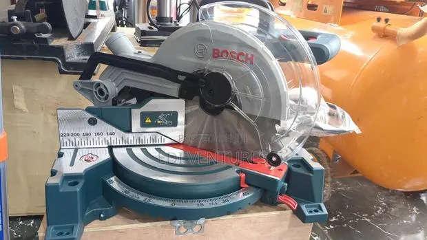Professional GCM 254 Bosch 1750w Mitre Saw · Photo 1
