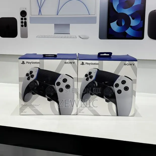 PlayStation DualSense Edge Wireless Controller · Photo 1