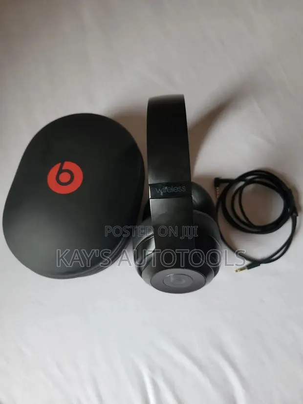 Beats Studio3 Wireless Headphones · Photo 1