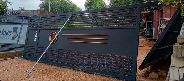 Design Sliding Gate · Photo 1