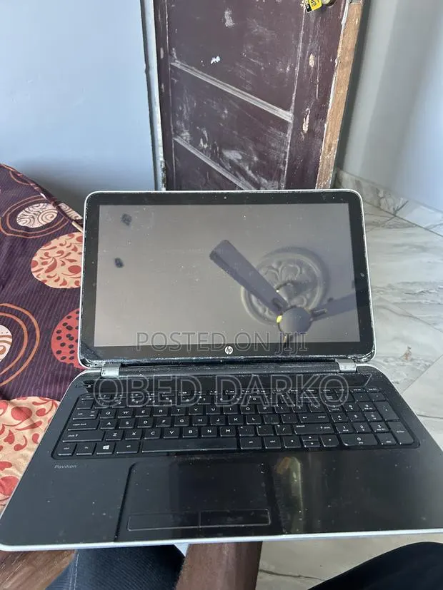 Laptop HP 550 8GB Intel Core i3 SSHD+SSD 1T · Photo 1