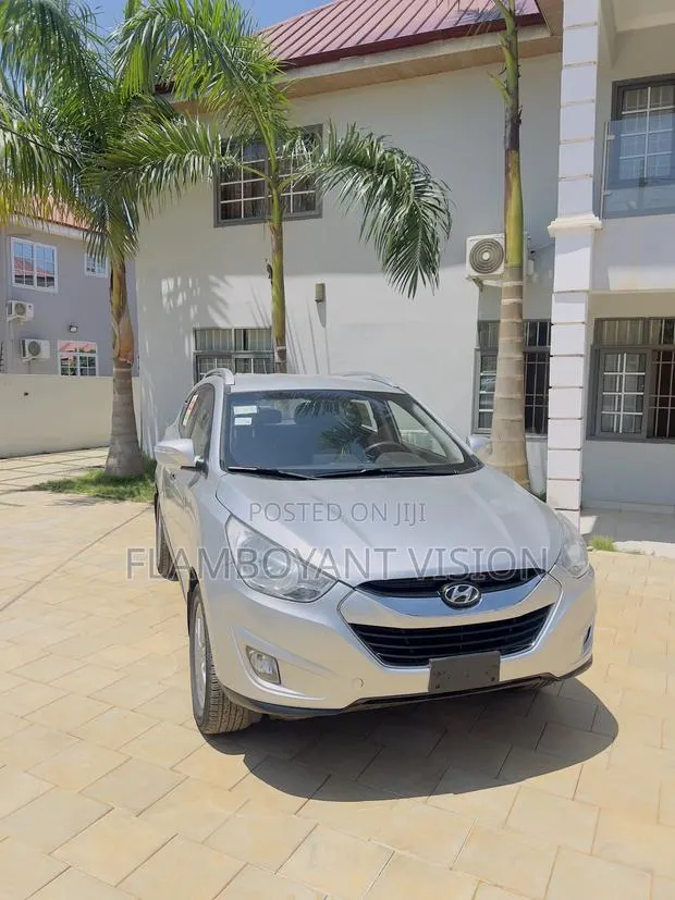 Hyundai Ix35 2.0 CRDI 2011 Silver · Photo 1