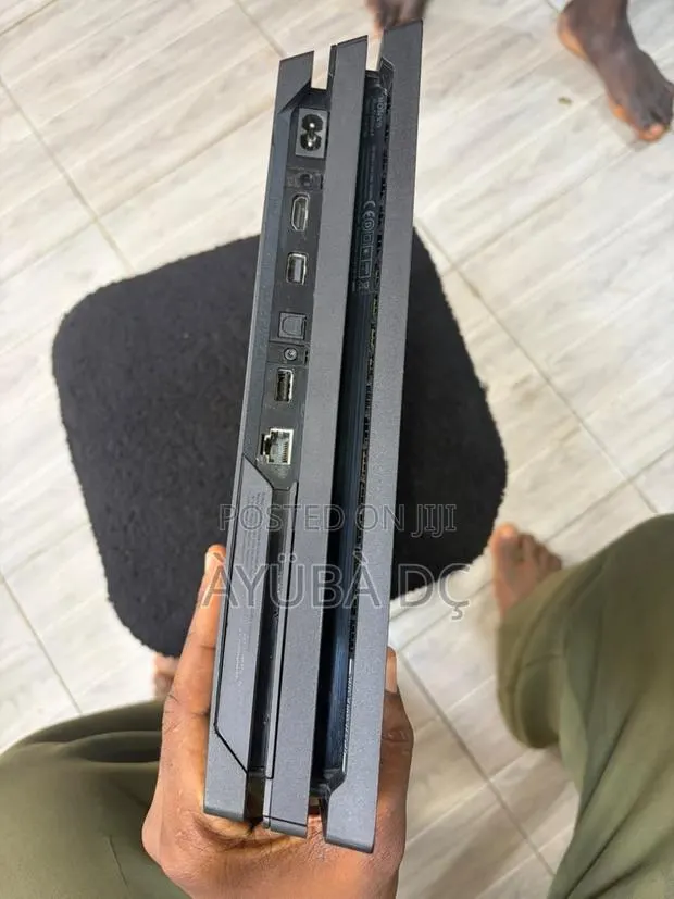 Play Station 4 Pro · Photo 1